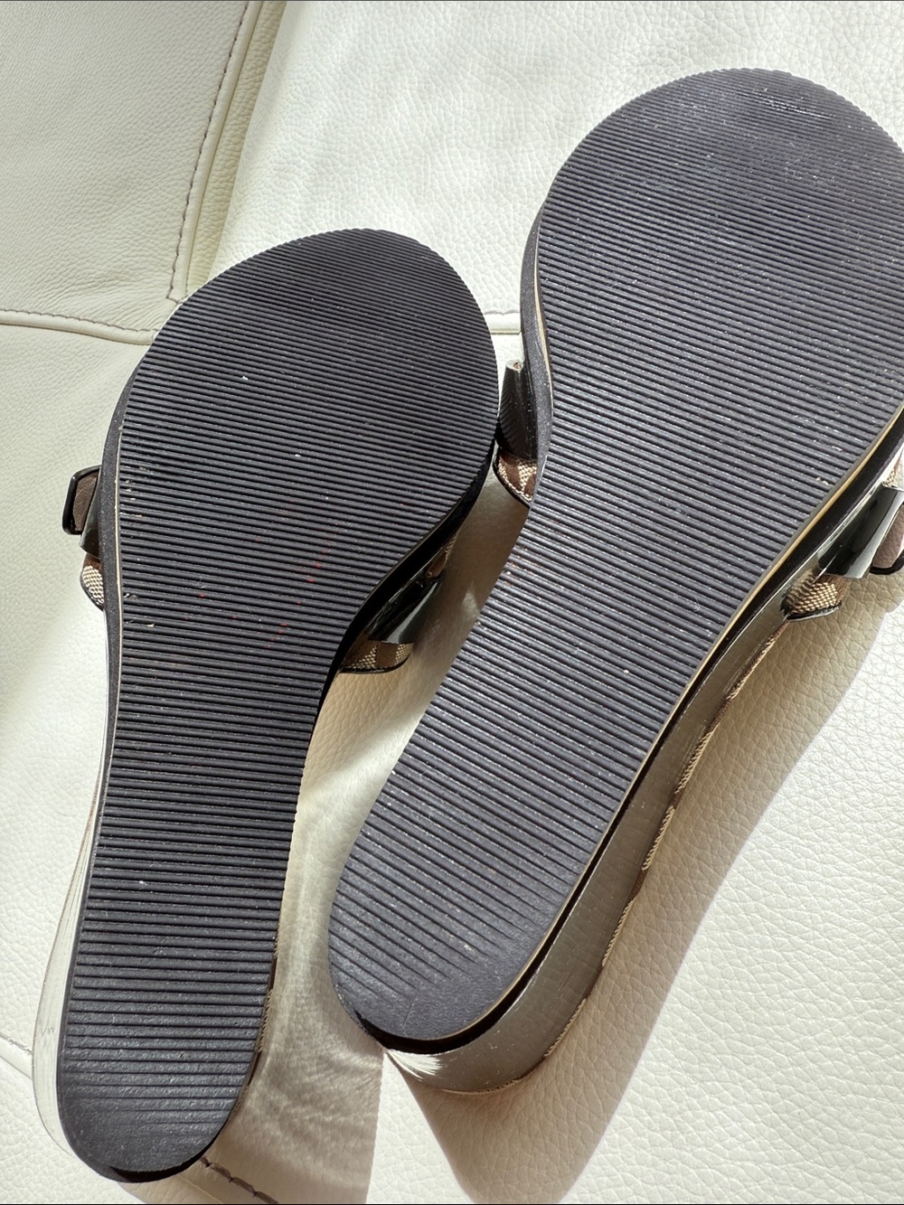 Coach Geri Wedge Sandals Signature Logo Canvas and Patent Leather Trim. - Picture 12 of 17
